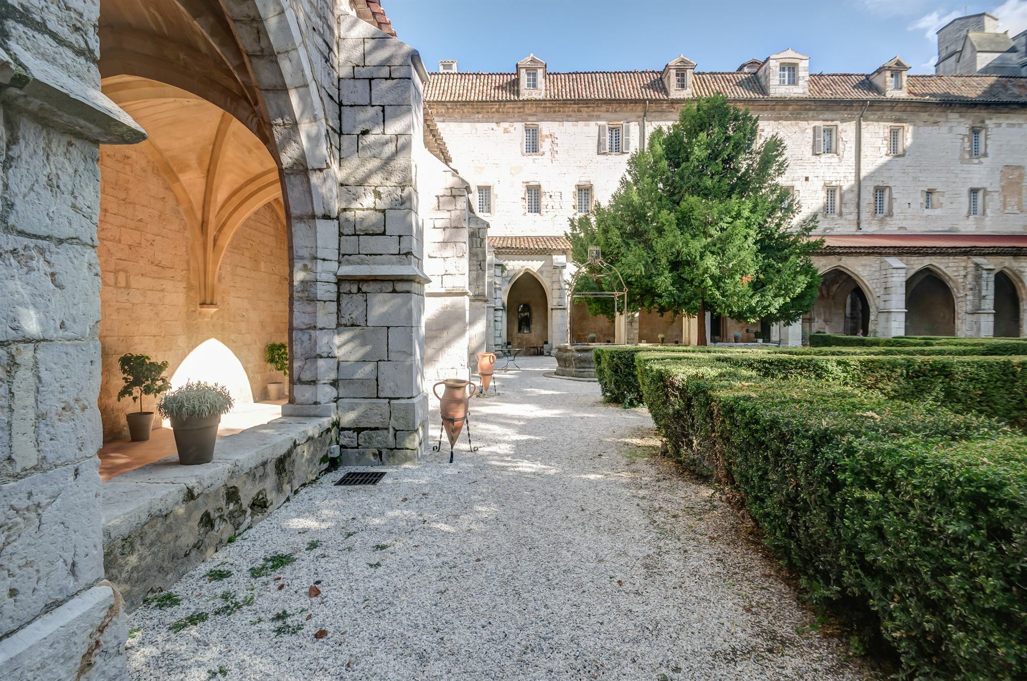 Hotel Le Couvent Royal Saint-Maximin-la-Sainte-Baume Exterior photo